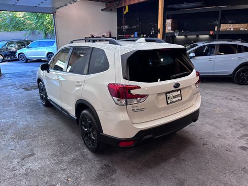 Used 2019 Subaru Forester Premium AWD/4WD image 5