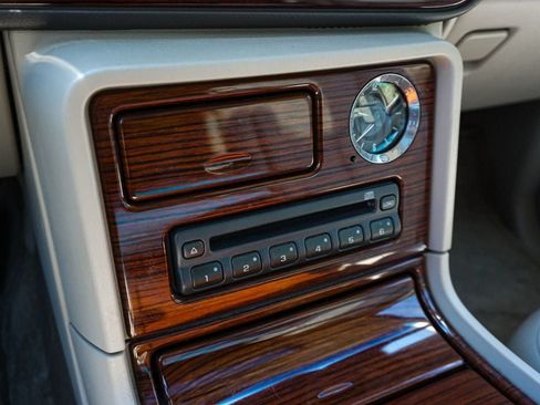 Used 2003 Cadillac Escalade AWD image 18
