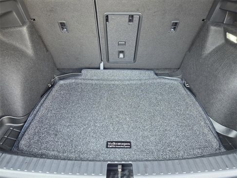 New 2026 Volkswagen Taos SE image 22