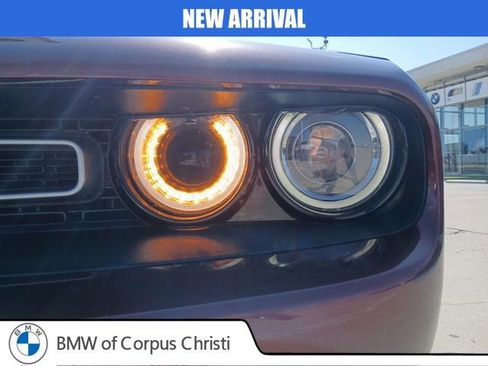 Used 2020 Dodge Challenger SXT image 4