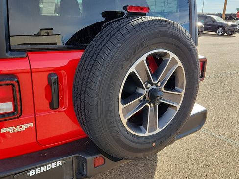 Used 2023 Jeep Wrangler Unlimited Sahara image 8