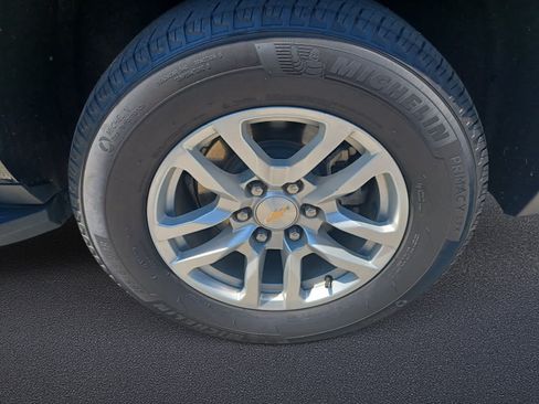 Used 2024 Chevrolet Suburban LT AWD/4WD image 26