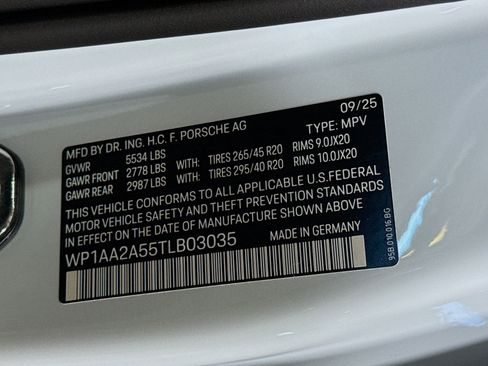 Certified 2026 Porsche Macan image 42