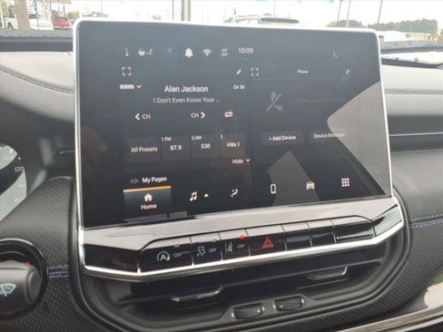 New 2026 Jeep Compass Latitude AWD/4WD image 18
