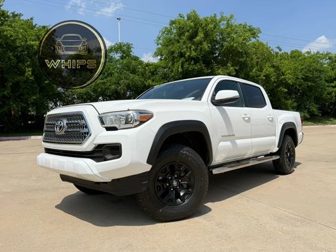 Used 2017 Toyota Tacoma TRD Off-Road w/ Tow Package (A/T) AWD/4WD image 1