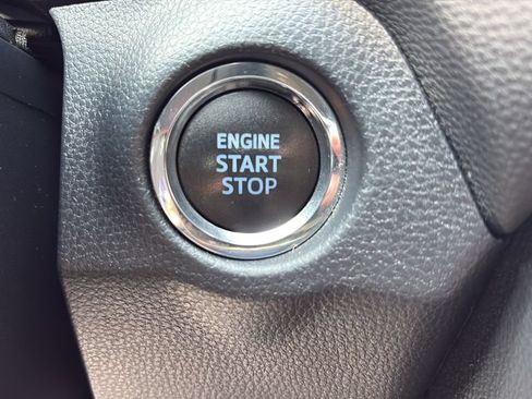 Used 2020 Toyota RAV4 XLE FWD image 22