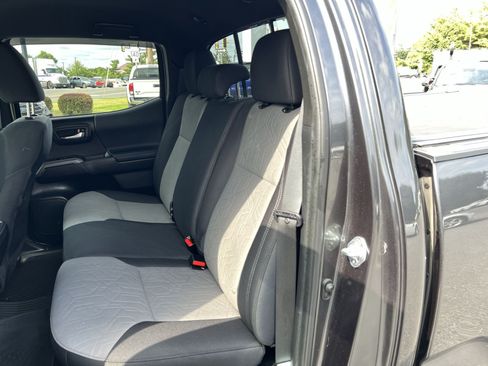 Used 2023 Toyota Tacoma TRD Sport AWD/4WD image 23