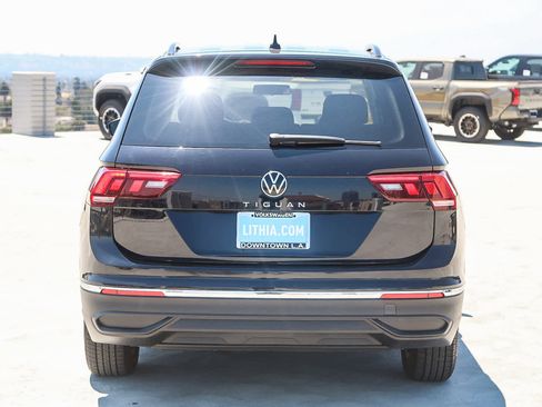 Used 2022 Volkswagen Tiguan S image 7