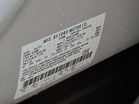 Used 2025 Ford Explorer Active image 27