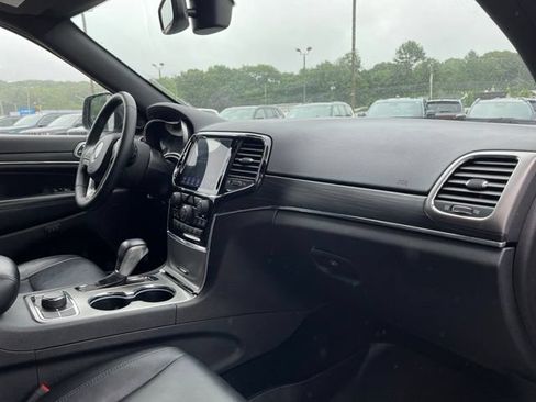 Used 2019 Jeep Grand Cherokee Limited AWD/4WD image 30