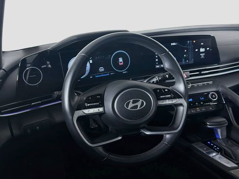 Used 2024 Hyundai Elantra Limited FWD image 18