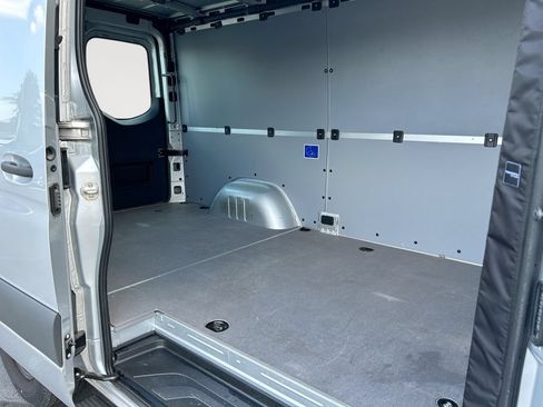 Used 2024 Mercedes-Benz Sprinter 2500 image 27