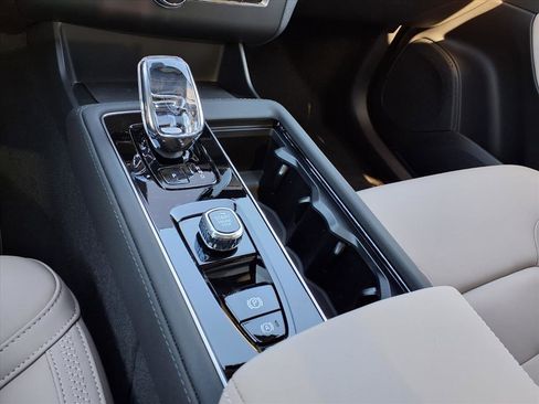 New 2026 Volvo XC90 B6 Plus w/ Protection Package Premier image 15