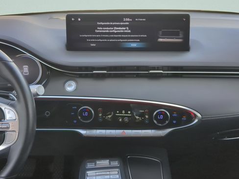 Used 2023 Genesis GV70 2.5T w/ Advanced Package image 18