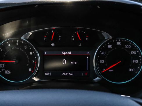 Used 2023 Chevrolet Traverse LT FWD image 28