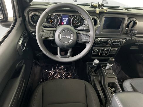 Used 2023 Jeep Gladiator Sport image 20