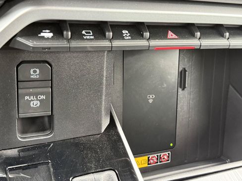 Used 2025 Toyota Tundra Platinum AWD/4WD image 34