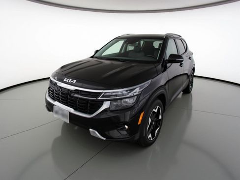 Used 2025 Kia Seltos S image 3