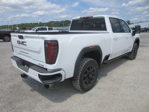 New 2026 GMC Sierra 2500 AT4 w/ AT4 Premium Plus Package AWD/4WD image 5