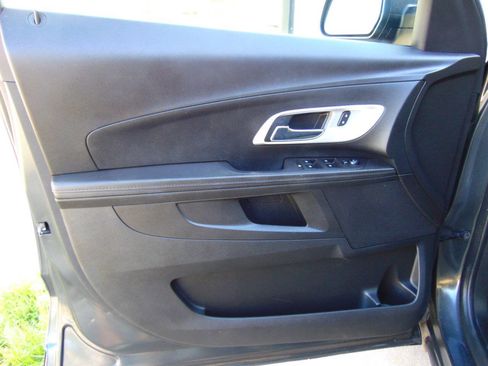 Used 2017 Chevrolet Equinox LS AWD/4WD image 45