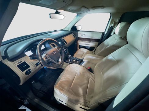 Used 2018 Ford Flex Limited image 11