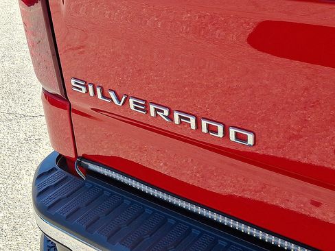 Certified 2024 Chevrolet Silverado 1500 LT AWD/4WD image 24