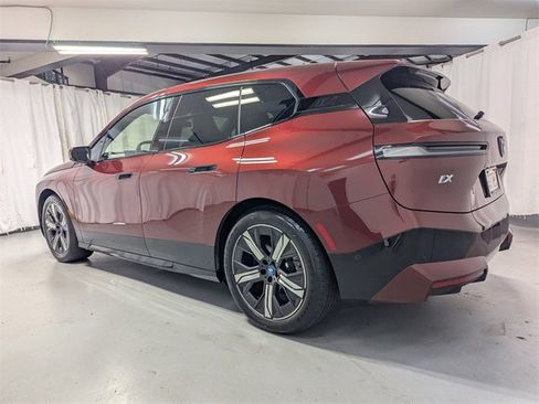 Used 2022 BMW iX xDrive50 w/ Premium Package image 4