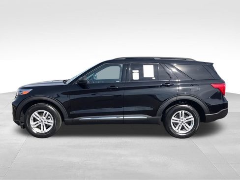 Used 2022 Ford Explorer XLT AWD/4WD image 5