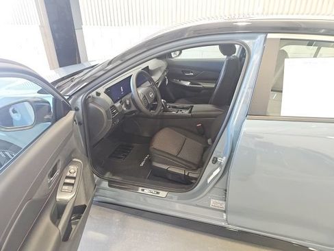 New 2026 Nissan Sentra SR w/ SR All Weather Package FWD image 9