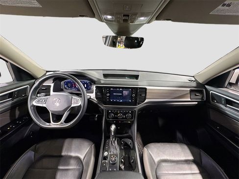 Used 2021 Volkswagen Atlas SEL Premium image 16