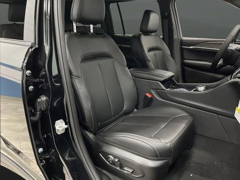 New 2025 Jeep Grand Cherokee Limited w/ Trailer Tow Package image 31