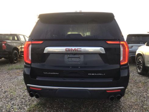 Used 2022 GMC Yukon Denali AWD/4WD image 3