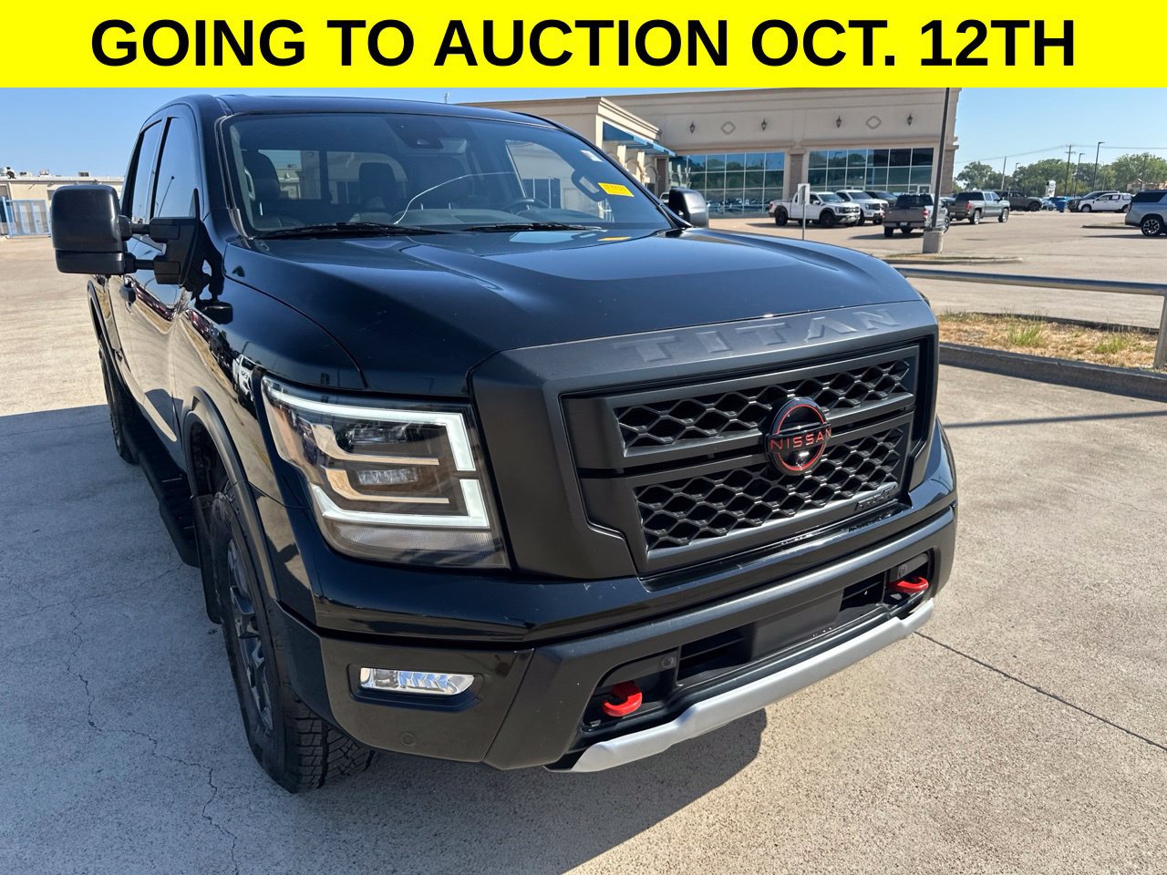 Used 2024 Nissan Titan PRO-4X w/ Pro-4x Convenience Package AWD/4WD image 3