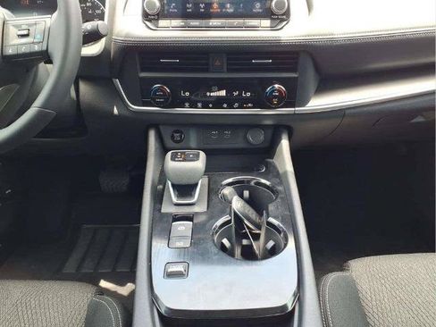 Certified 2026 Nissan Rogue SV FWD image 10