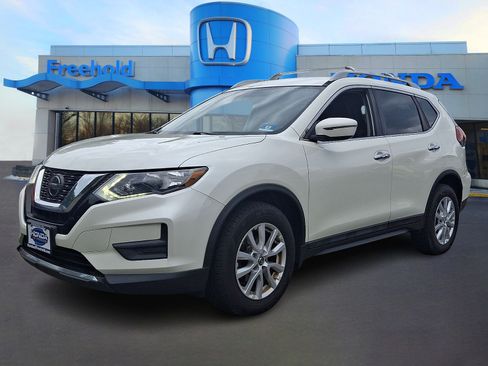 Used 2018 Nissan Rogue SV AWD/4WD image 3