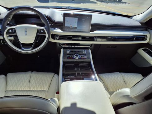 Used 2023 Lincoln Aviator Black Label w/ Class IV Trailer Tow Package image 13