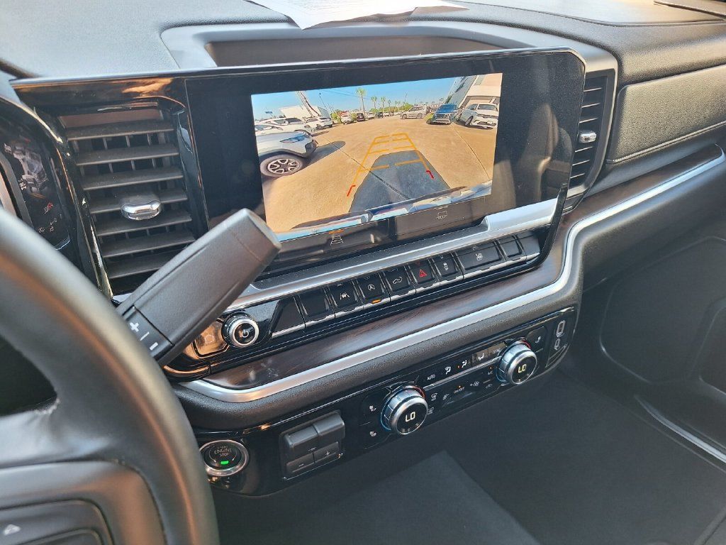Used 2026 GMC Sierra 1500 SLT AWD/4WD image 18