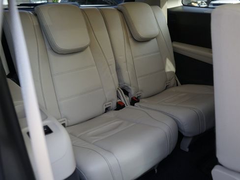 Used 2020 Mercedes-Benz GLS 450 4MATIC image 22