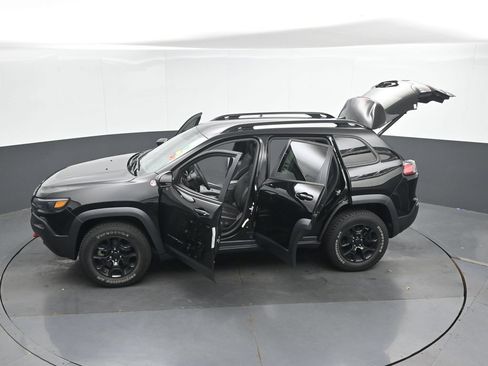 Used 2022 Jeep Cherokee Trailhawk w/ Premium Leather Package AWD/4WD image 52