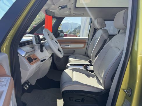 New 2025 Volkswagen ID. Buzz 1st Edition image 9