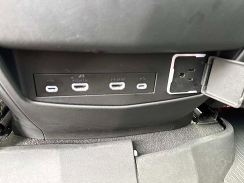 Used 2021 Cadillac Escalade ESV Sport w/ Driver Assist Tech Package image 17