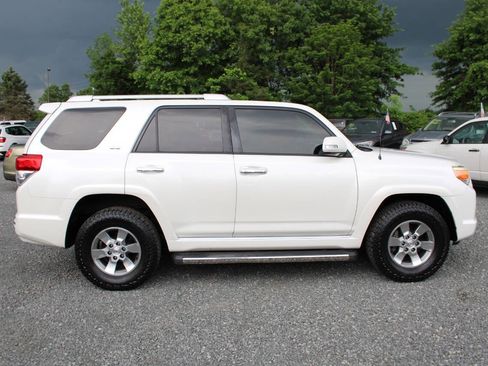 Used 2011 Toyota 4Runner SR5 w/ Premium Pkg w/Leather AWD/4WD image 6