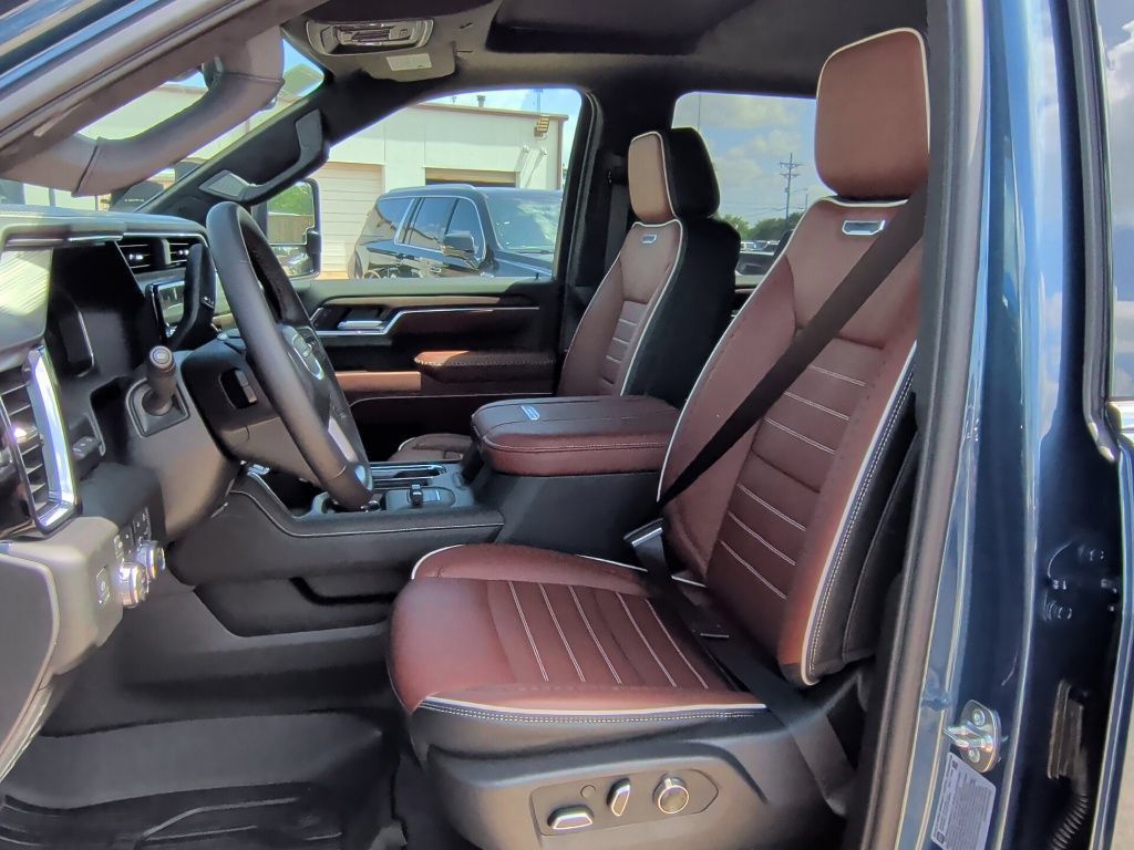 New 2026 GMC Sierra 2500 Denali Ultimate AWD/4WD image 13