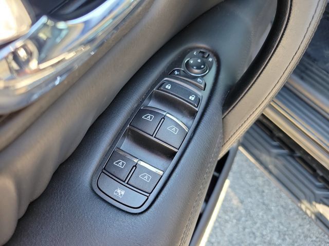 Used 2024 Nissan Armada SV AWD/4WD image 22