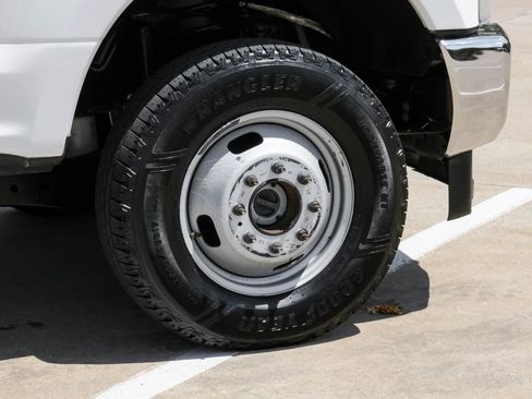 Used 2019 Ford F350 XL w/ Power Equipment Group image 45