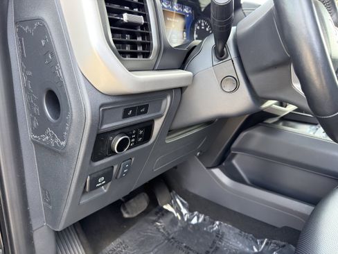 Used 2024 Ford Expedition XLT AWD/4WD image 26