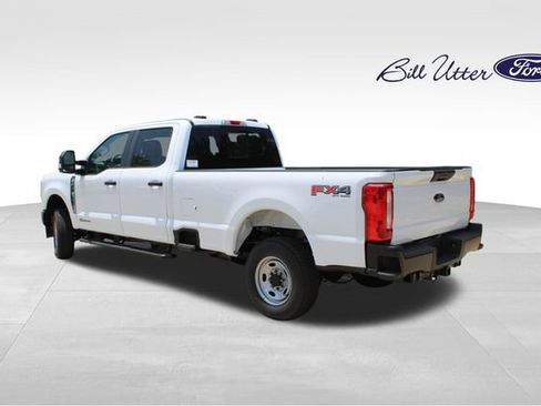 New 2026 Ford F250 XL w/ FX4 Off-Road Package AWD/4WD image 4
