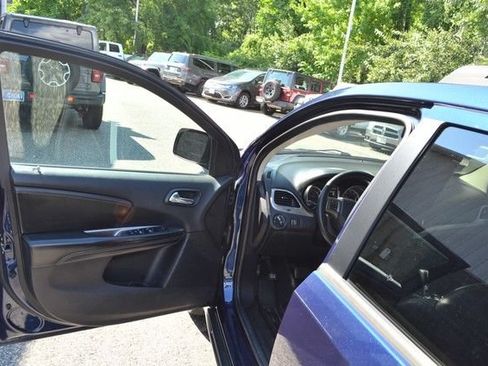 Used 2017 Dodge Journey Crossroad w/ Popular Equipment Group AWD/4WD image 15