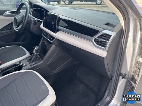 Used 2025 Volkswagen Taos SE image 55