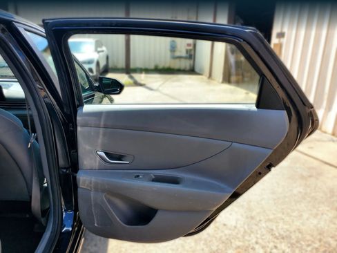 Used 2021 Hyundai Elantra SEL w/ Convenience Package FWD image 23